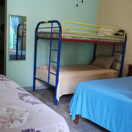 Cabinas Mitchaelle'S Puerto Viejo de Talamanca Eksteriør billede