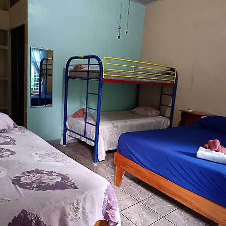 Cabinas Mitchaelle'S Puerto Viejo de Talamanca Eksteriør billede