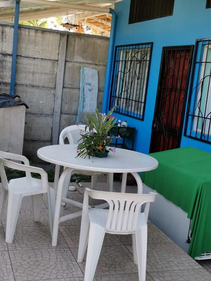 Cabinas Mitchaelle'S Puerto Viejo de Talamanca Eksteriør billede