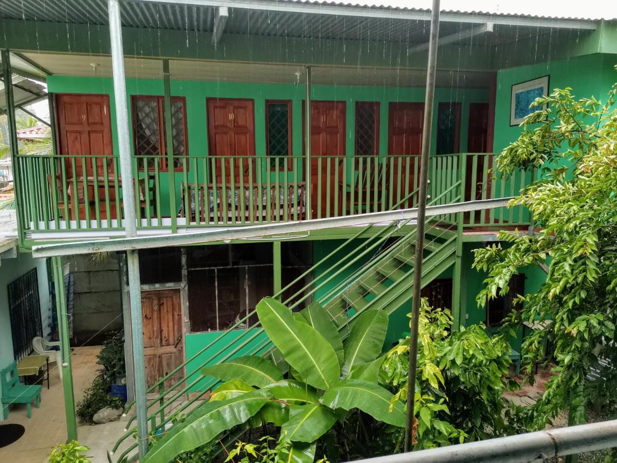 Cabinas Mitchaelle'S Puerto Viejo de Talamanca Eksteriør billede