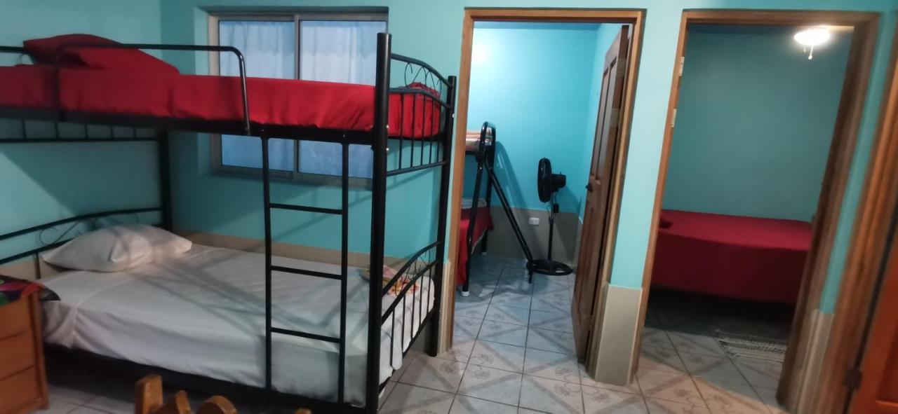 Cabinas Mitchaelle'S Puerto Viejo de Talamanca Eksteriør billede