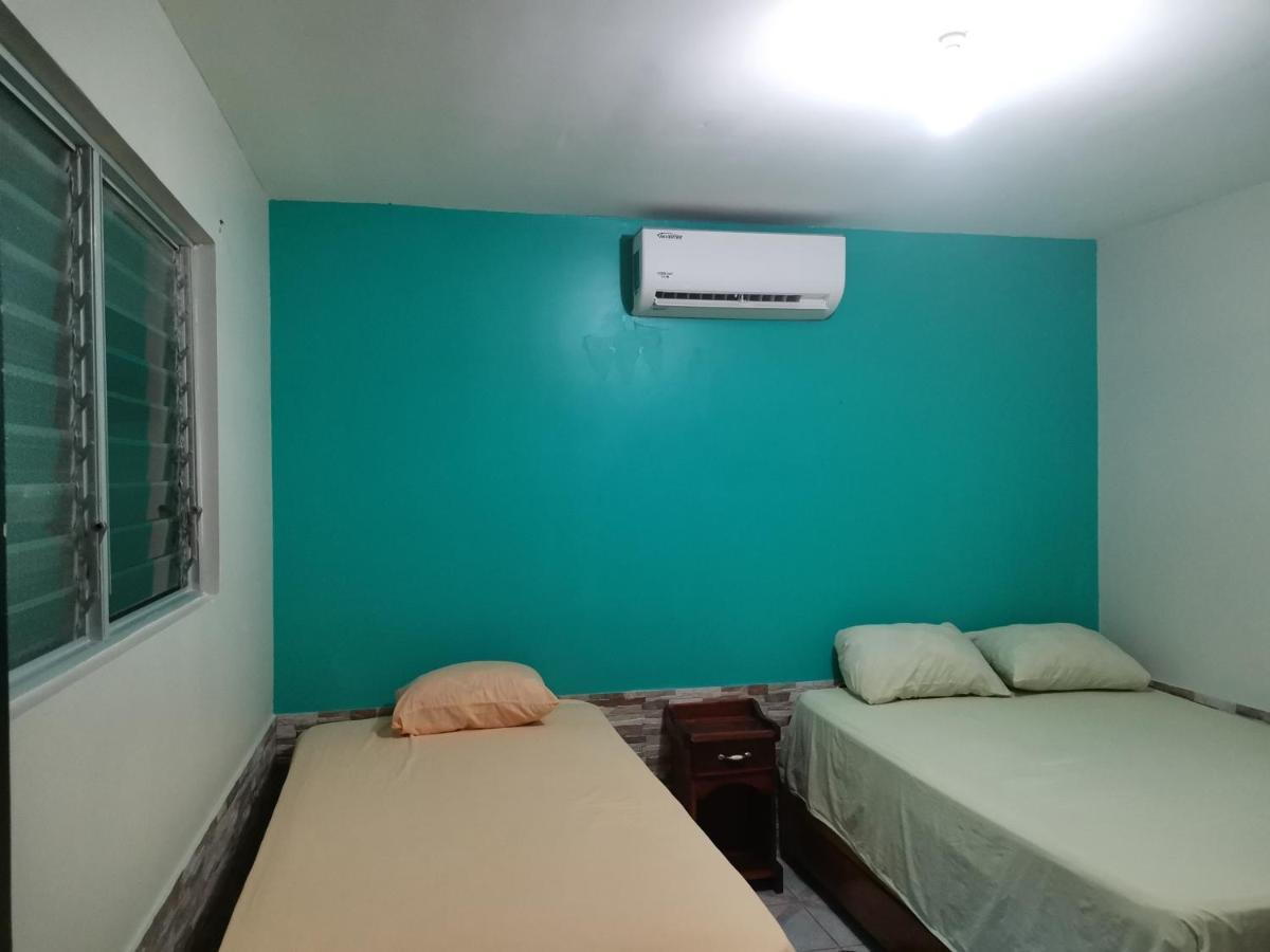 Cabinas Mitchaelle'S Puerto Viejo de Talamanca Eksteriør billede