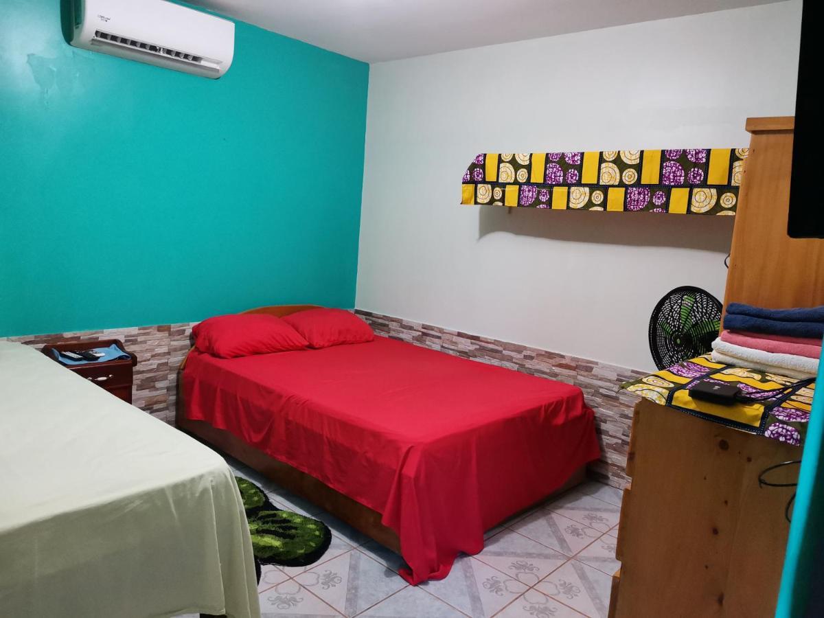 Cabinas Mitchaelle'S Puerto Viejo de Talamanca Eksteriør billede