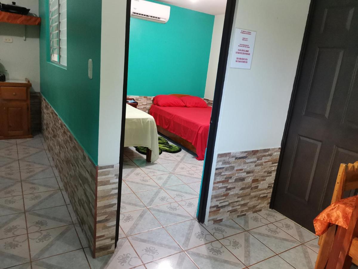 Cabinas Mitchaelle'S Puerto Viejo de Talamanca Eksteriør billede