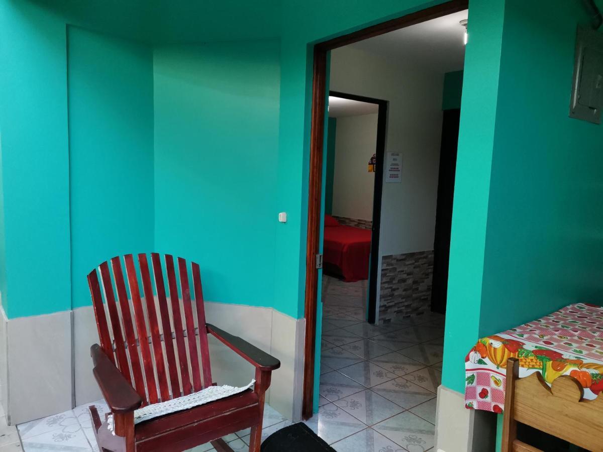 Cabinas Mitchaelle'S Puerto Viejo de Talamanca Eksteriør billede