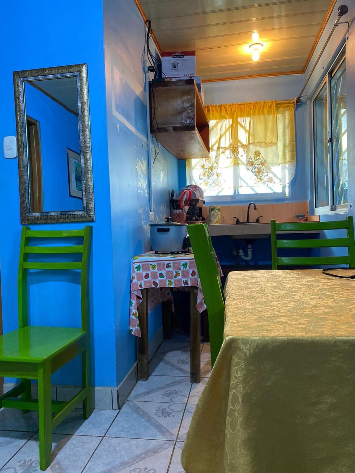 Cabinas Mitchaelle'S Puerto Viejo de Talamanca Eksteriør billede