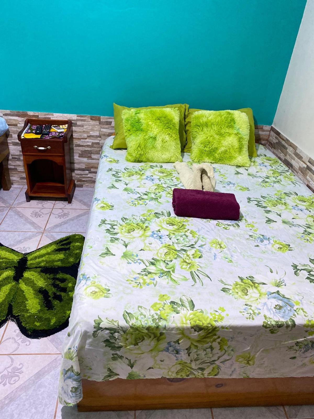 Cabinas Mitchaelle'S Puerto Viejo de Talamanca Eksteriør billede