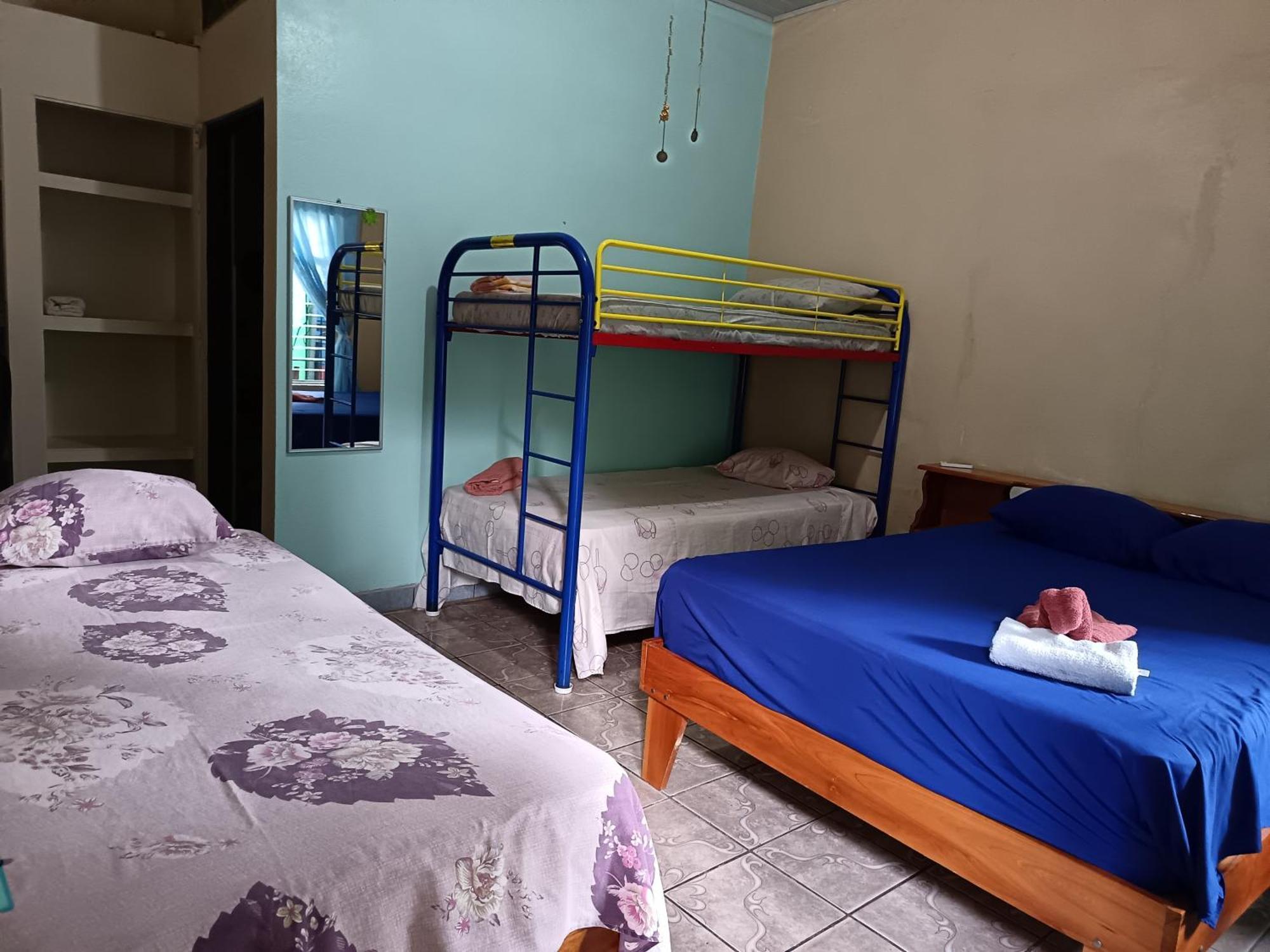 Cabinas Mitchaelle'S Puerto Viejo de Talamanca Eksteriør billede